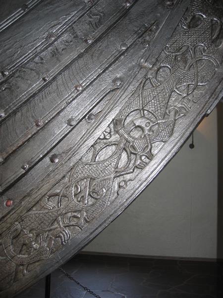 Detail from the Oseberg Ship, c.800 - Arte vikingo
