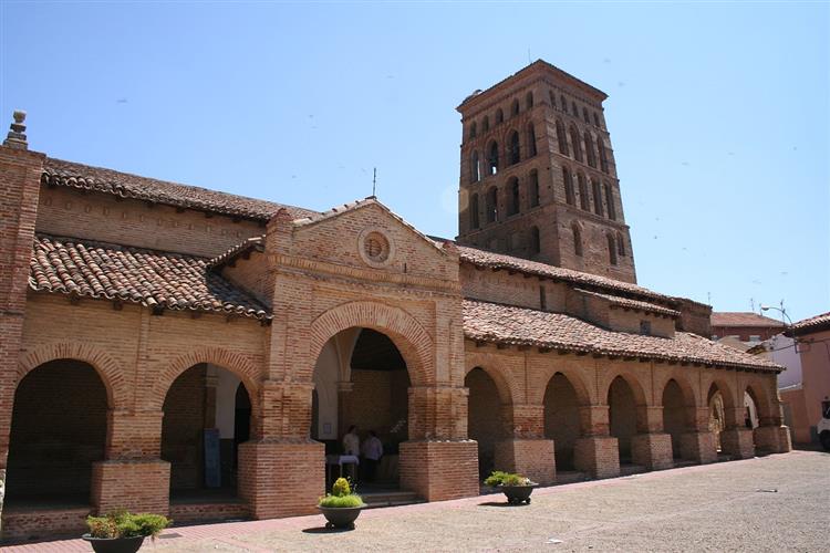 San Lorenzo Church in Sahagún, Spain, c.1110 - Romanesque Architecture