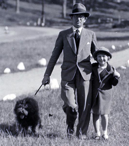 Martin Munkácsi and daughter, c.1940 - Martin Munkácsi