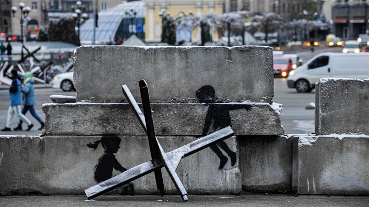 Kyiv, Khreshchyatyk 9, 2022 - Banksy