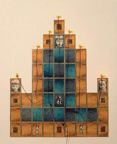 Monumento Árabe, 1985 - Christian Boltanski