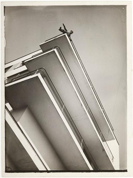 Xanti Schawinsky on a Bauhaus balcony, c.1928 - Laszlo Moholy-Nagy